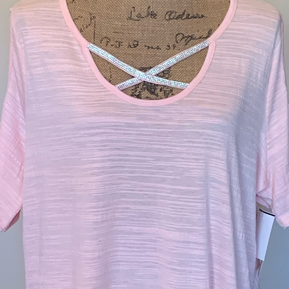 LAST ONE! HOST PICK! Pretty pink cold shoulder plus top-New! - Picture 2 of 4